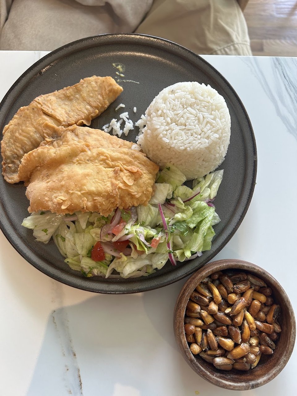 Pollo Fries Arroz Blanco 2 Liter Soda